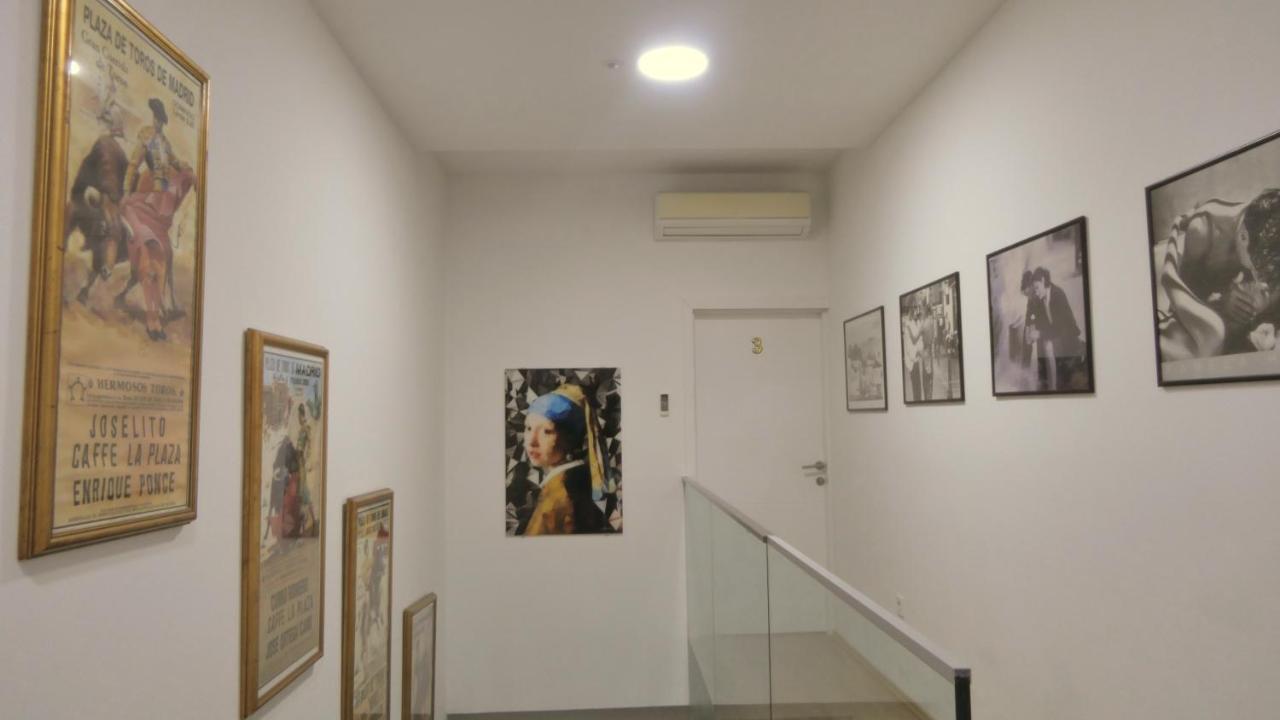 F12 Apartment